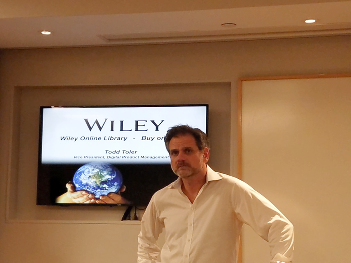 Wiley数字产品管理部副总裁 Toler 博士在做学术报告 Wiley数字产品管理部副总裁 Toler 博士在做学术报告